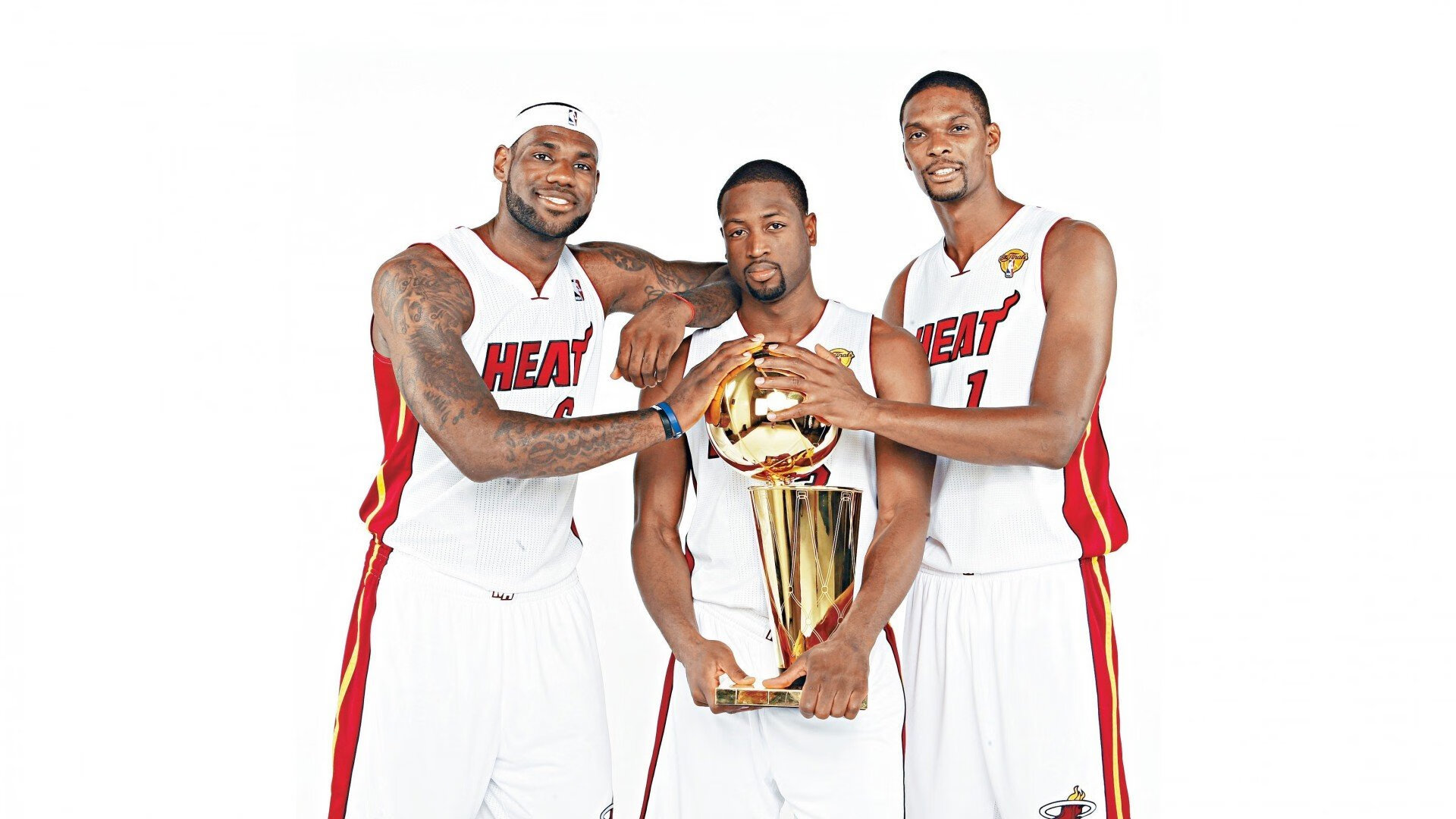 法甲“领头羊之战”:巴黎圣日耳曼迎战里昂,冠军悬念升级