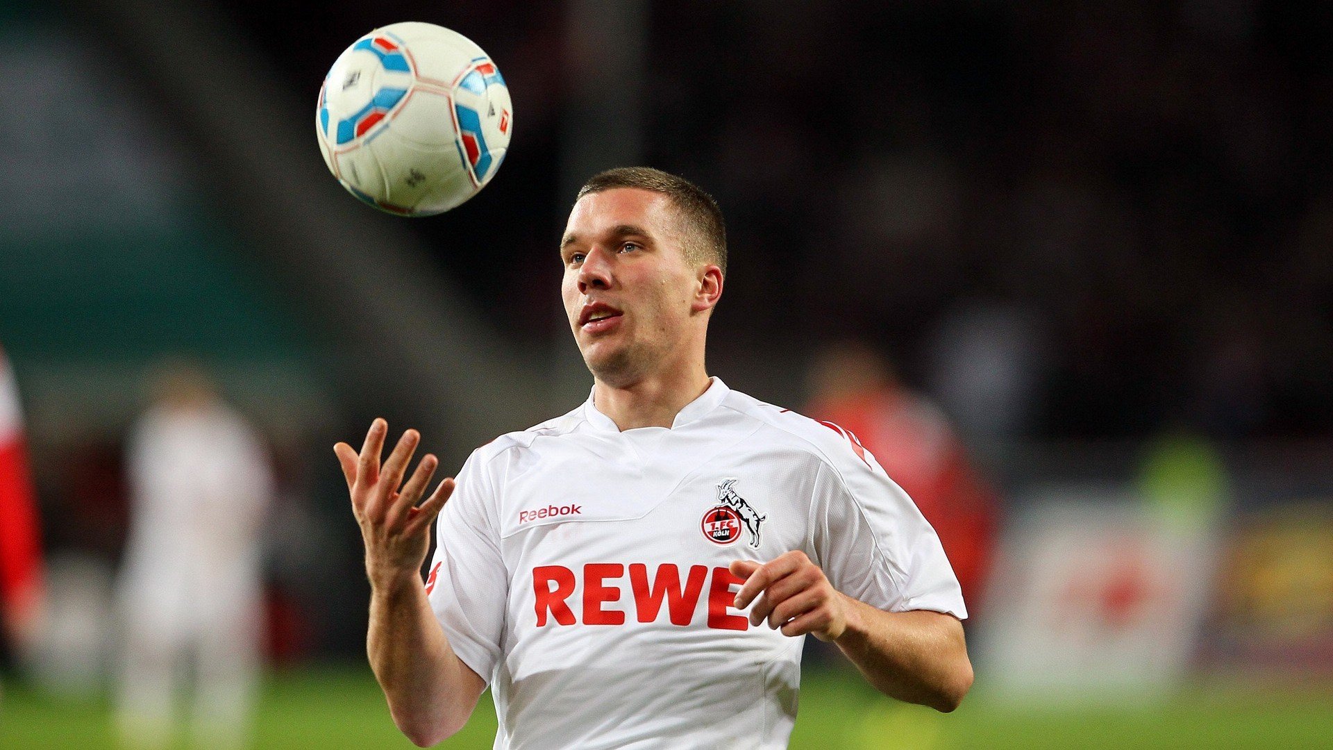 俱乐部与媒体之间缺乏建设性合作机制，俱乐部发展建议